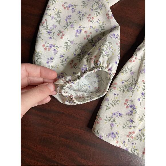 Paper Crane Smocked Floral Blouse- X-Small - Picture 3 of 6